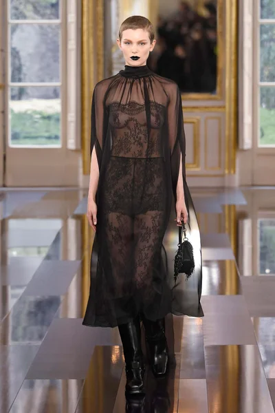 Look 9